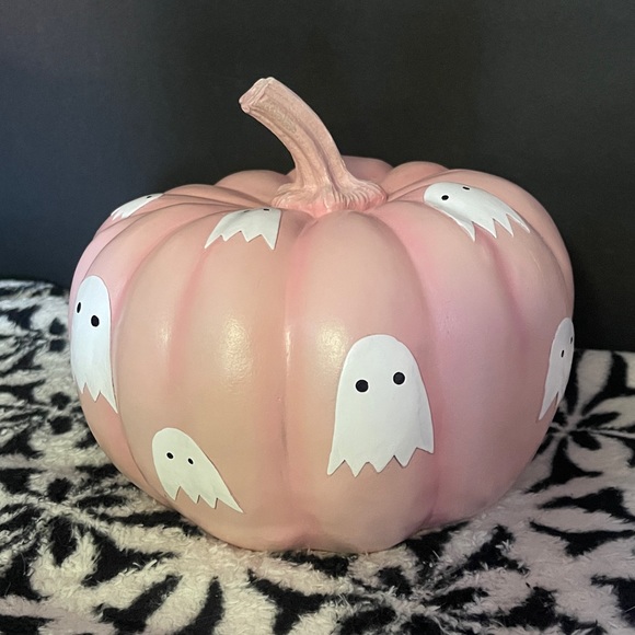 NEW HTF PINK 🩷👻 PUMPKIN with White Ghosts Tik Tok Viral PInKoWeen - Picture 2 of 5